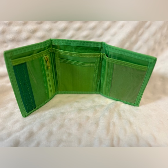 Winnie The Pooh Green Wallet Like New! - Picture 4 of 4